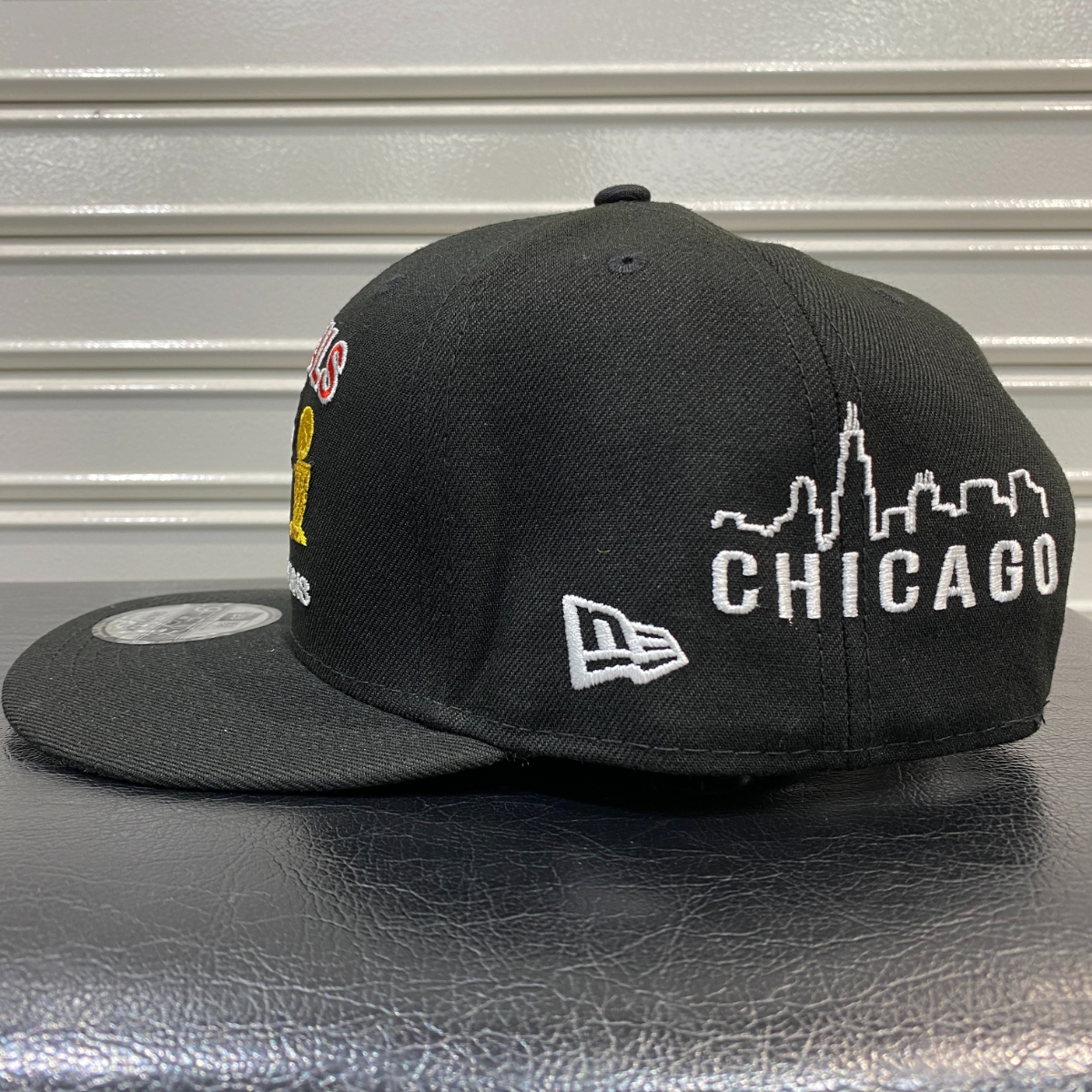 ラスト1 USA限定 Newera ニューエラ NBA ファイナルズ ワールドチャンピオン 9FIFTY スナップバックキャップ 黒 シカゴ ブルズ Bulls_画像3