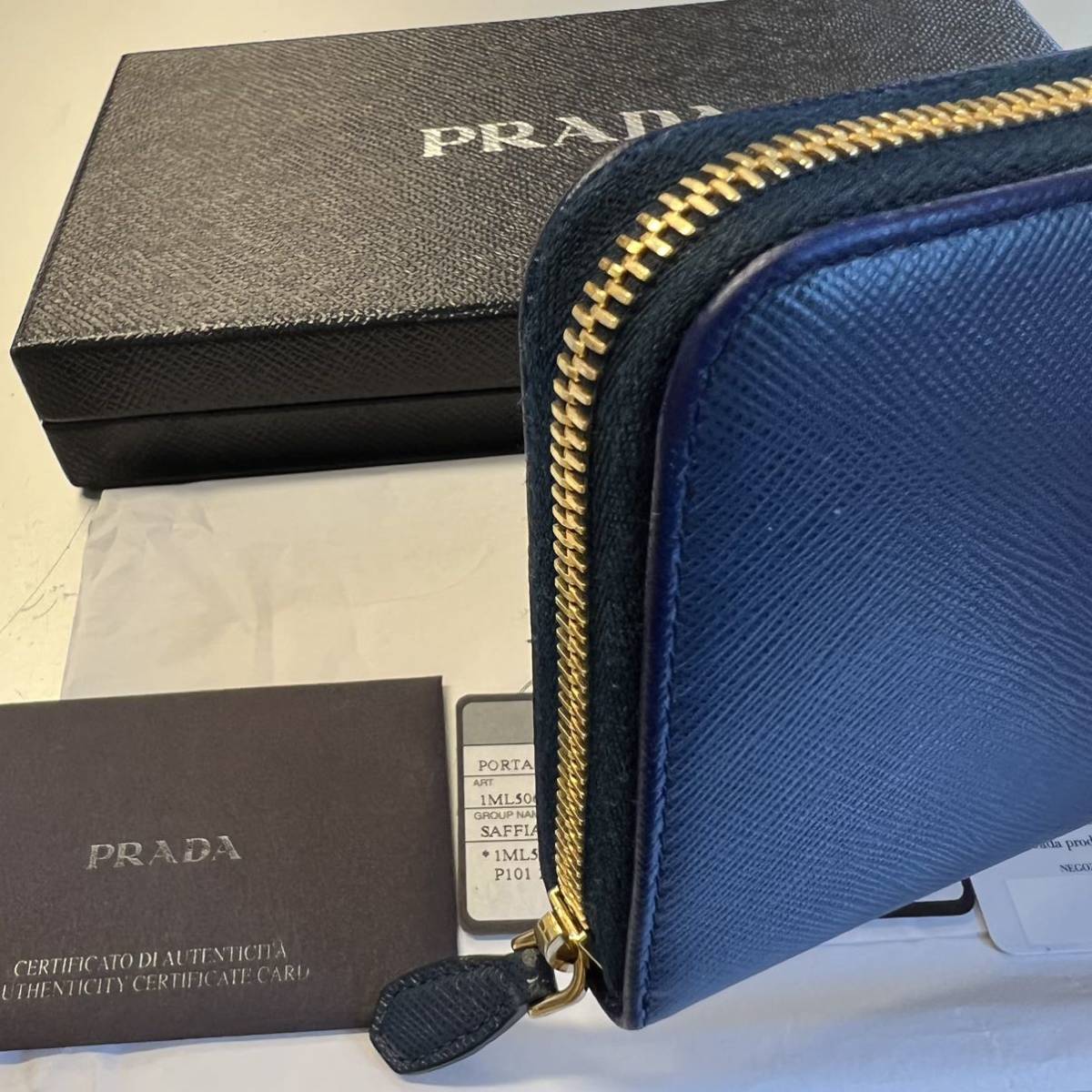 未使用に近い！ プラダ PRADA 財布 長財布 サフィアーノレザー