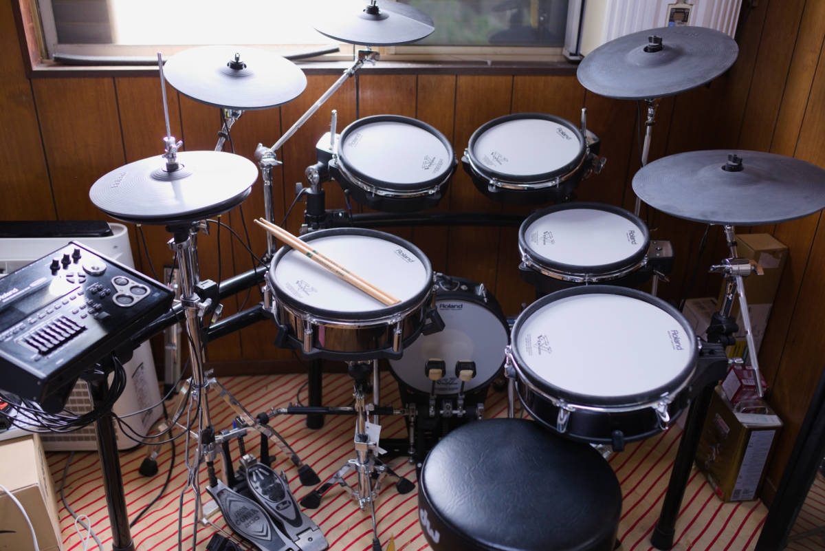 【完動品】Roland V-Drums TD-30 電子ドラムセット + スローン + アクセサリ類 _全体