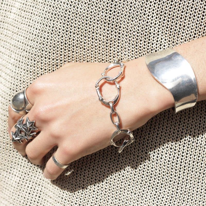 TAKAHIROMIYASHITA The Soloist bone shaped carabiner bracelet