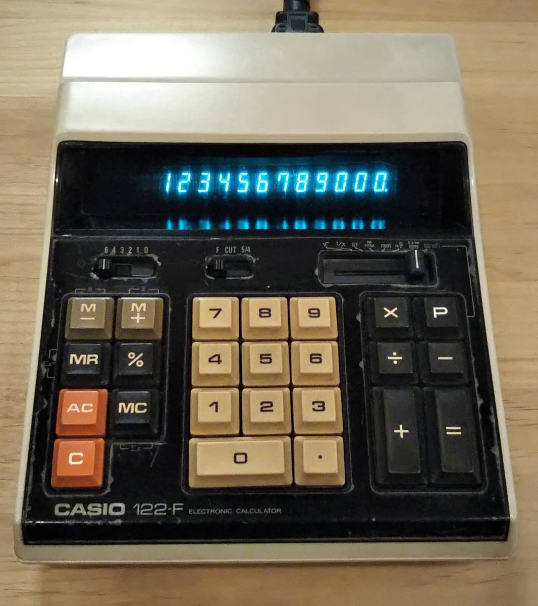 世界の CASIO 122-F 電卓 蛍光管 昭和レトロ カシオ