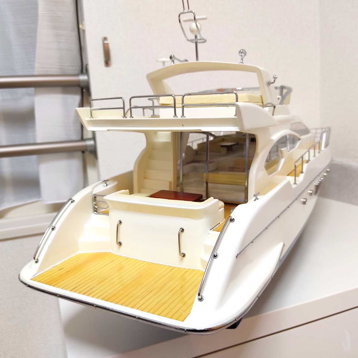 ボート ラジコン仕様 大型クルーザー船 AZIMUT 70 [新品・すぐ発送