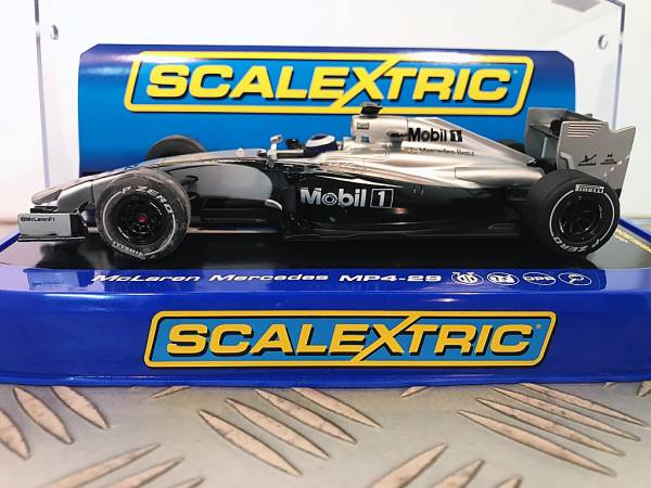 1/32 SCALEXTRIC C3619 McLaren Mercedes MP4-29 Mobil1 No.22 スロットカー_画像2