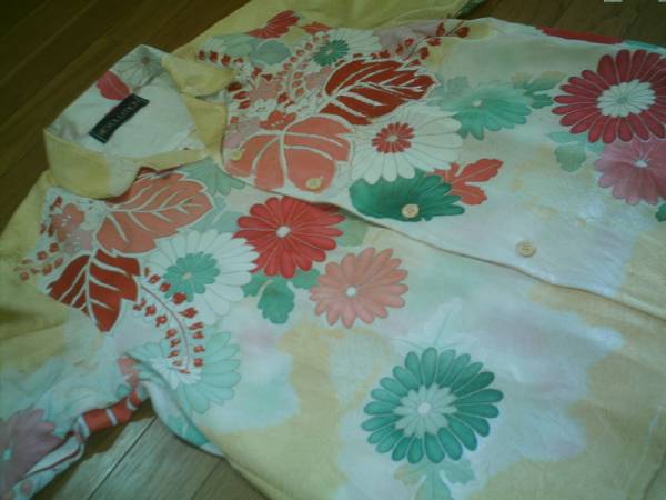 * handmade * old silk. kimono .... made aro is L unused 