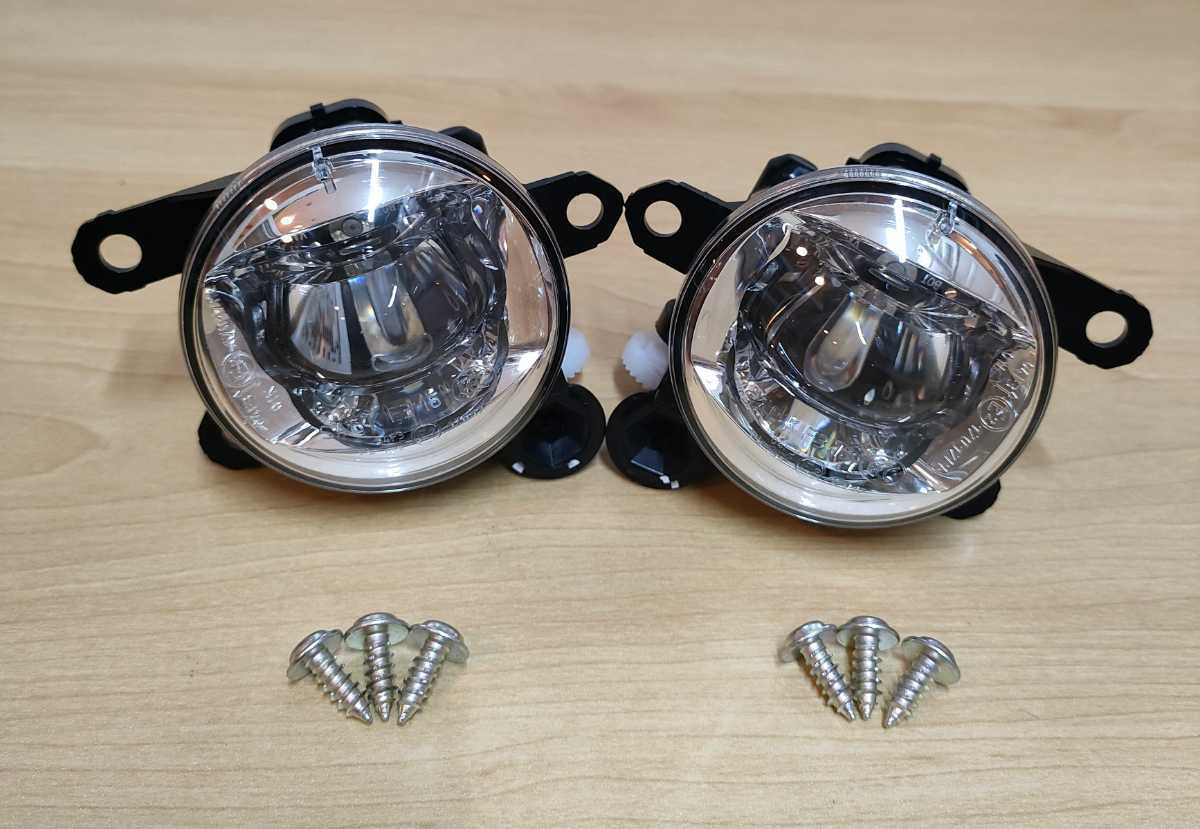 新車外し)DAIHATSU タントカスタム タフト ハイゼット 純正 LED