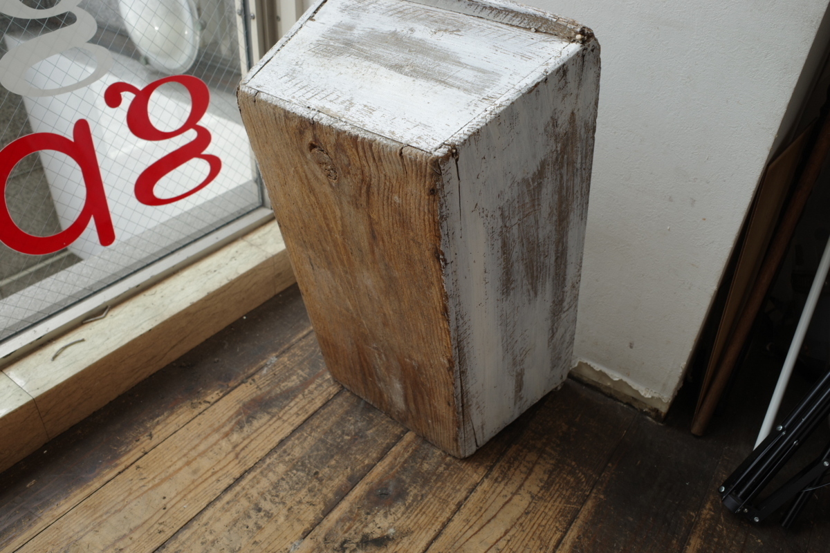 ○ 白いペイントの木製ボックス 木箱 収納 レトロ シャビー ヴィンテージ かわいいインテリア!古道具のgplus広島 2107iの画像8