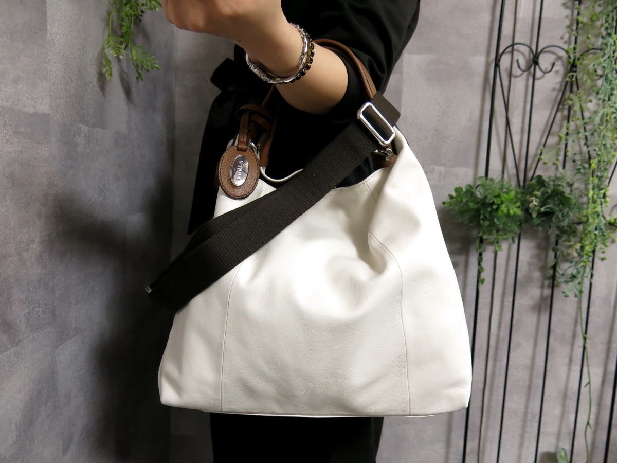 深緑(ふかみどり) 最終値下 美品 FURLA 2way バックパック
