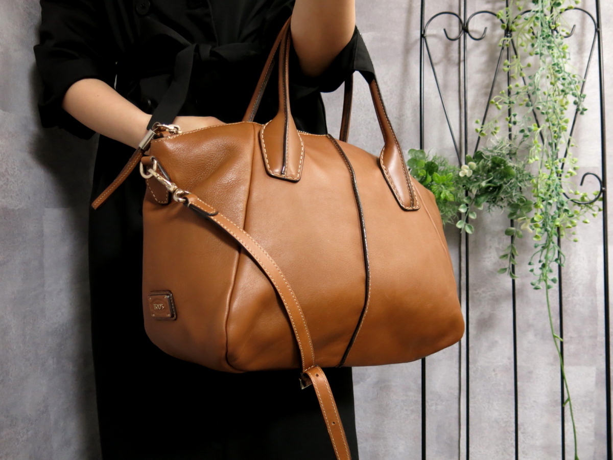 超特価sale開催】 美品本物トッズTODS本革レザーミニボストンハンドD