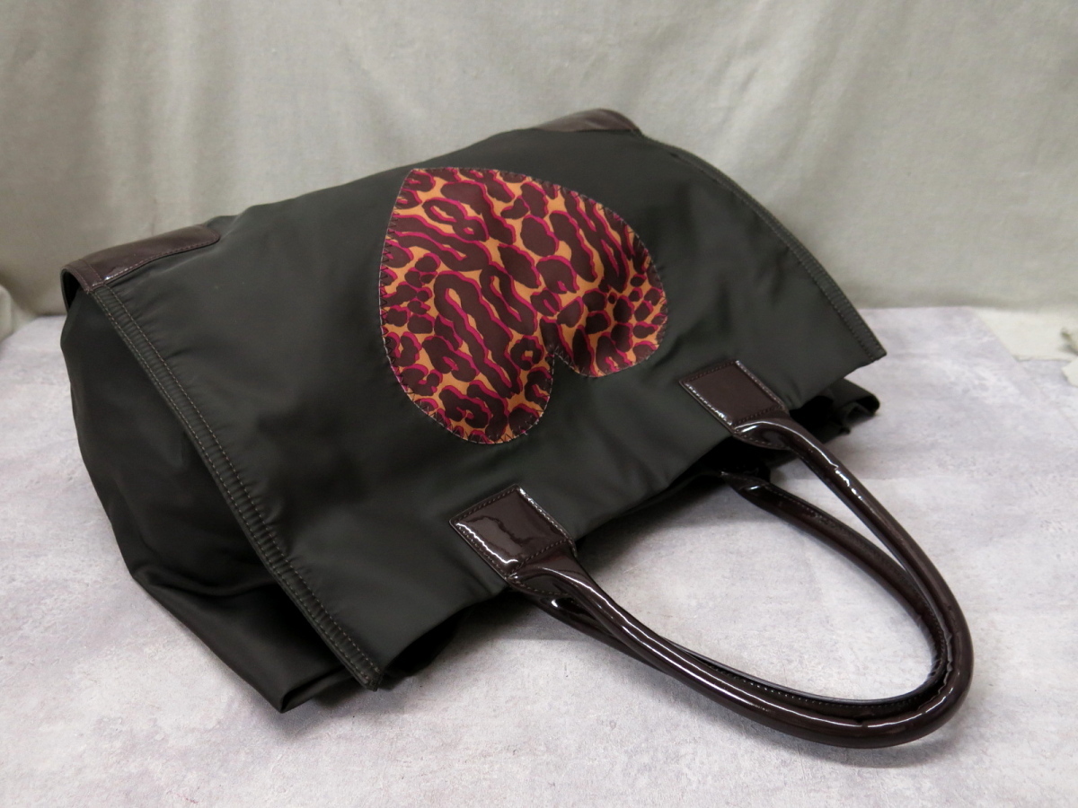 超美品○TORY BURCH トリーバーチ○エラ○ハート○ナイロン 超美品○TORY BURCH トリーバーチ○エラ○ハート○ナイロン
