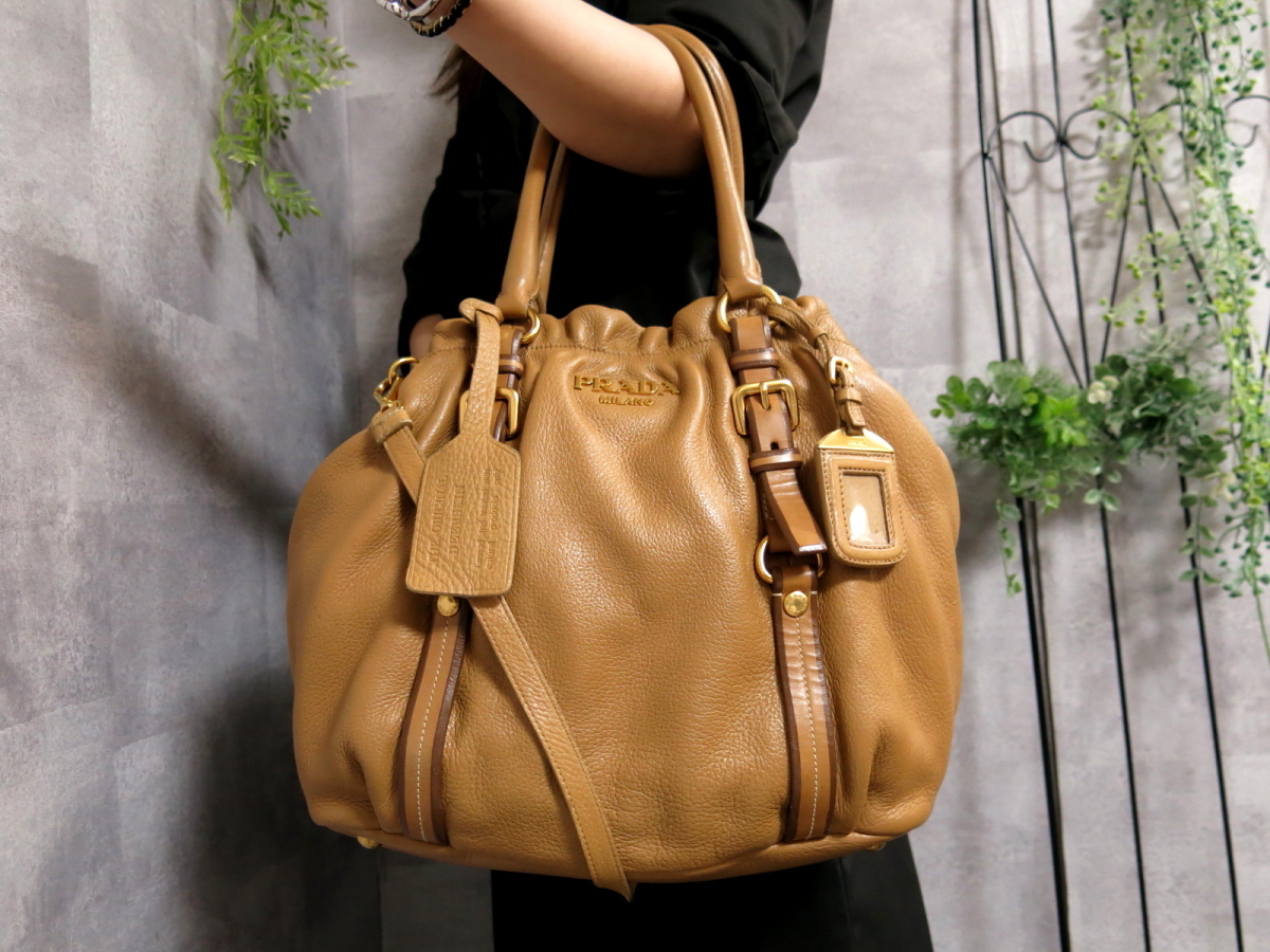 K193 展示品⭐︎ プラダ ゴールド金具 ショルダーバッグ 2way レザー