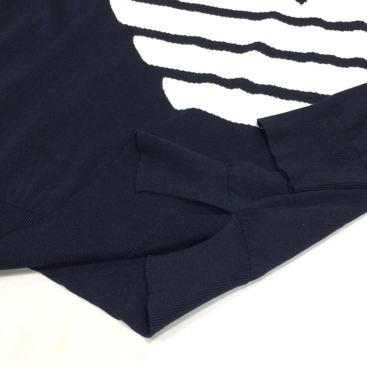 ランウェイ登場 EMPORIO ARMANI/エンポリオ アルマーニ 紺×白 イーグルロゴ 薄手ハイゲージ編み スプリングセーター/プルオーバーニット( セーター)|売買されたオークション情報、yahooの商品情報をアーカイブ公開 - オークファン(aucfan.com) ランウェイ登場 EMPORIO ARMANI/エンポリオ アルマーニ 紺×白 イーグルロゴ 薄手ハイゲージ編み スプリングセーター/プルオーバーニット( セーター)|売買されたオークション情報、yahooの商品情報をアーカイブ公開 - オークファン(aucfan.com)