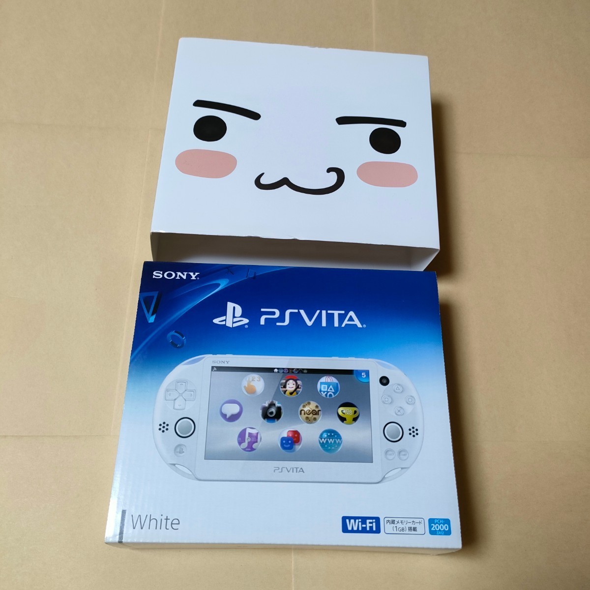 PS Vita 本体 どこでもいっしょ Special Edition ホワイト PCH-2000ZA12/DI トロ クロ 刻印