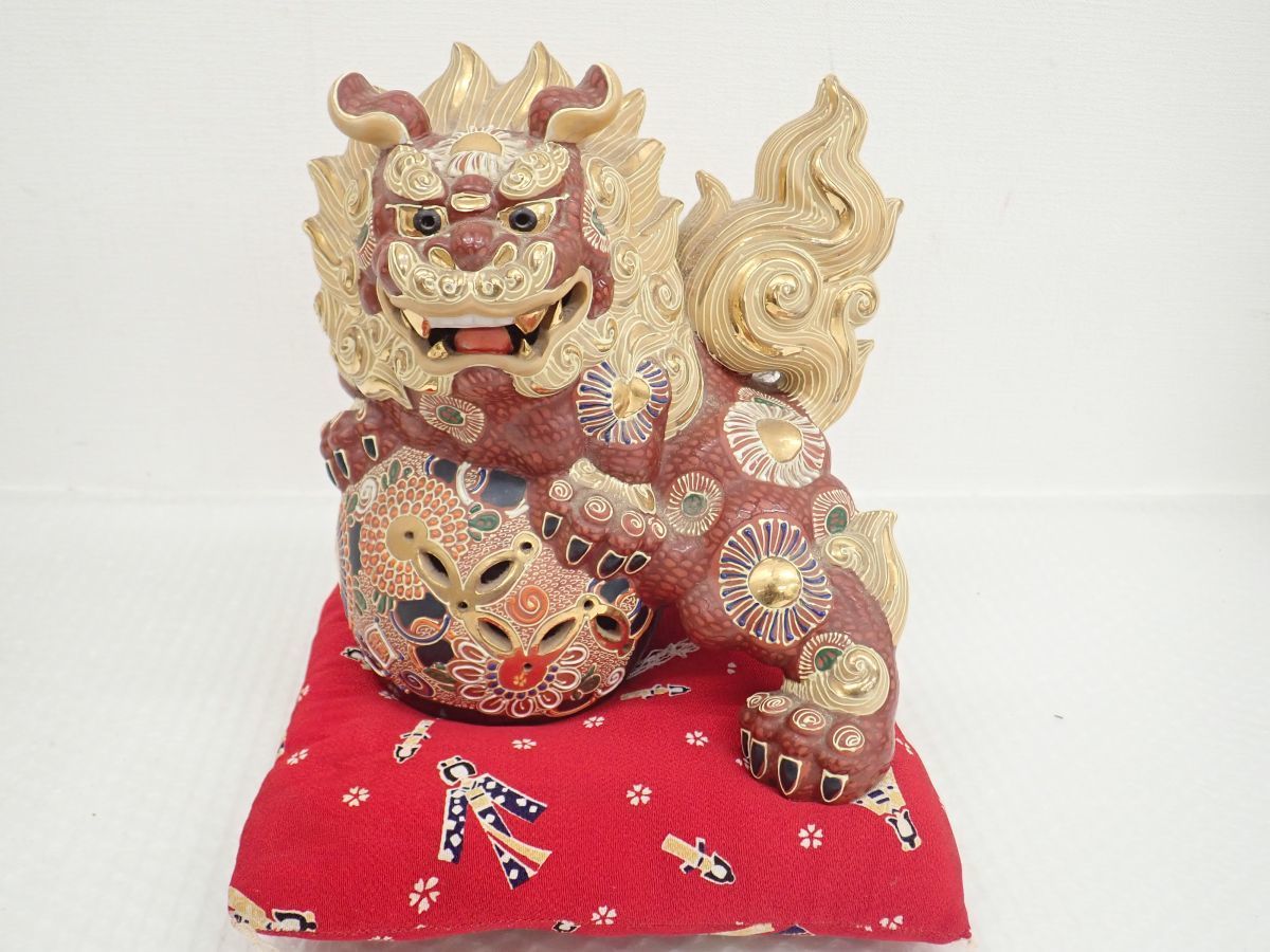 営MR288-100 九谷焼 立獅子 対 玉乗獅子 縁起物 高さ約25.5cm 朱色 営MR288-100 九谷焼 立獅子 対 玉乗獅子 縁起物 高さ約25.5cm 朱色