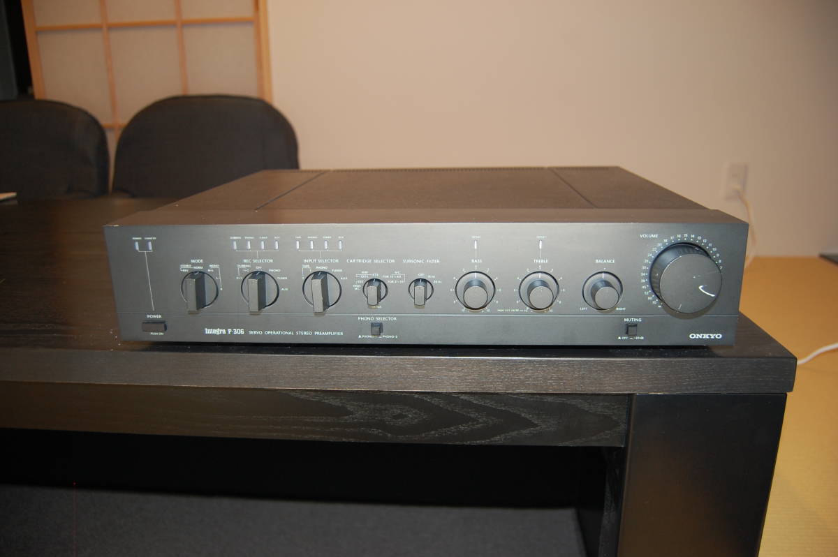 ONKYO オンキョウー プリアンプ Integra P-306 動作確認済み キズ、錆