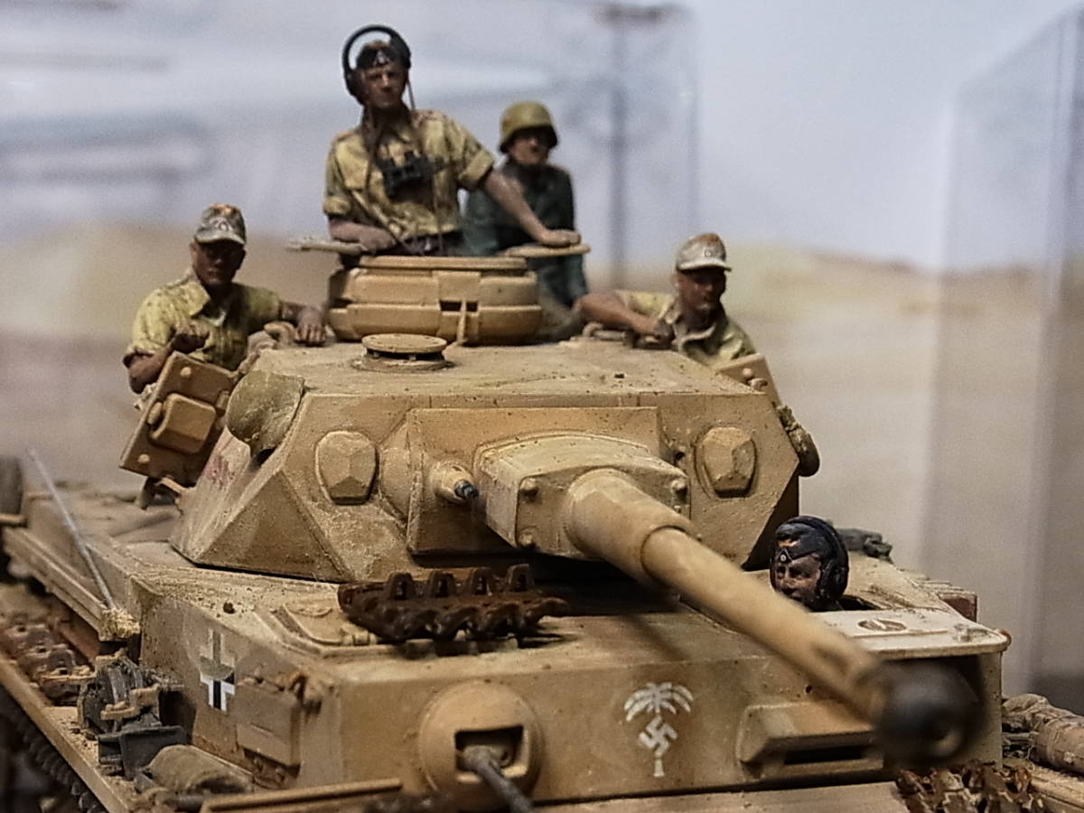 1/35 タミヤ 4号戦車 G型初期生産車、F型 ディスプレイスペース 1/35 タミヤ 4号戦車 G型初期生産車、F型 ディスプレイスペース