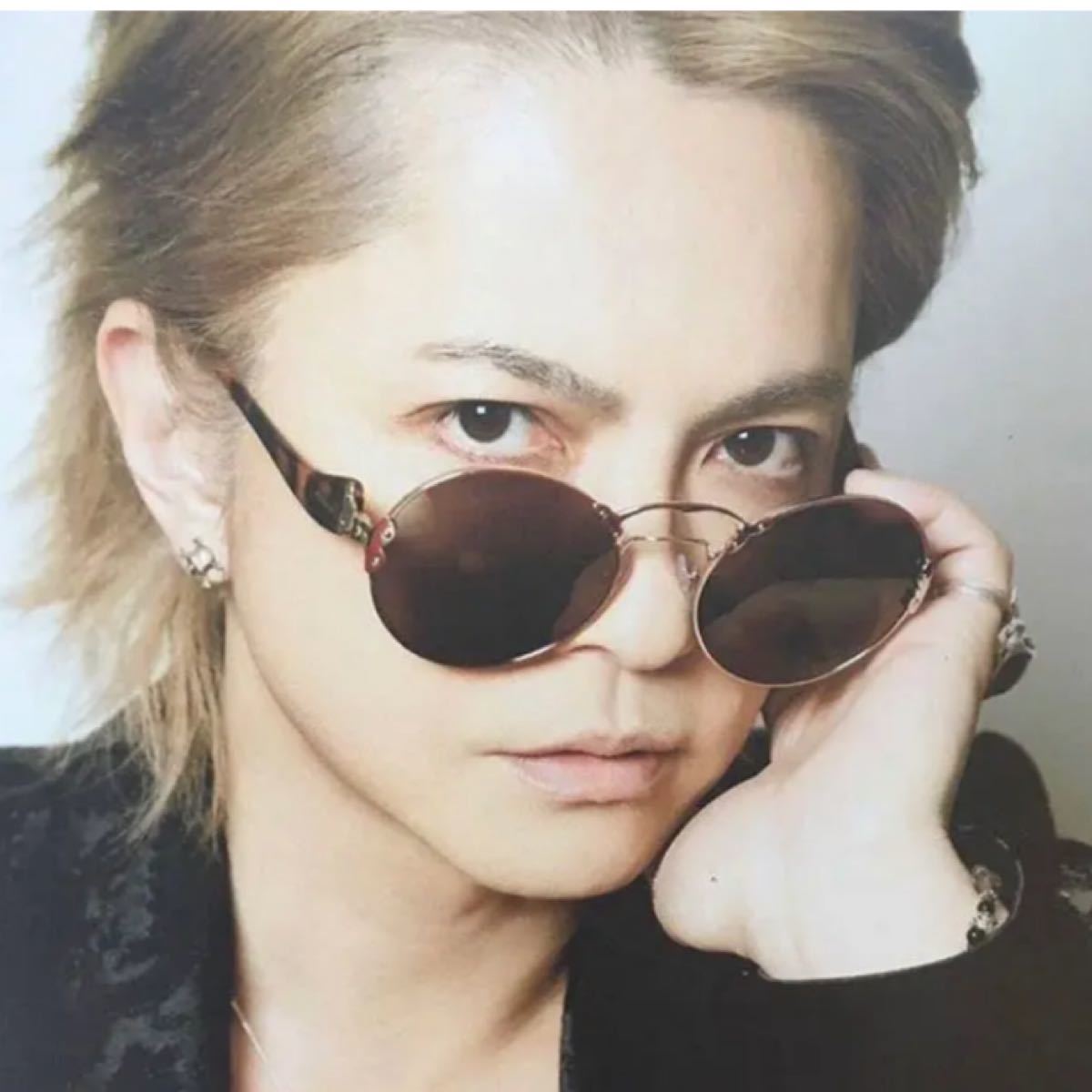 国内外の人気が集結 PRADA プラダ サングラス hyde シルバー ブラック