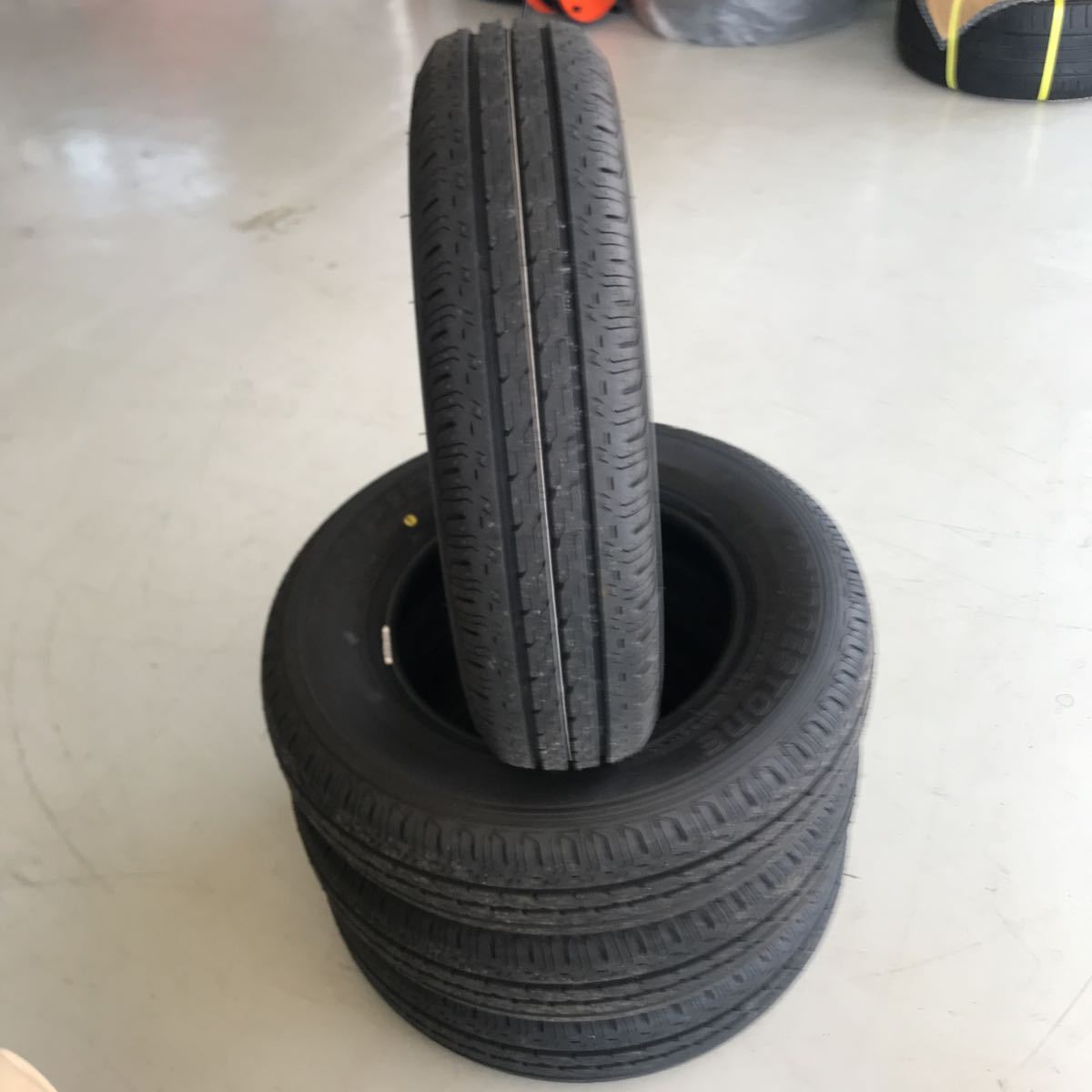 人気ブランド 2021年製 145 80R12 80 78N LT BS エコピア R680