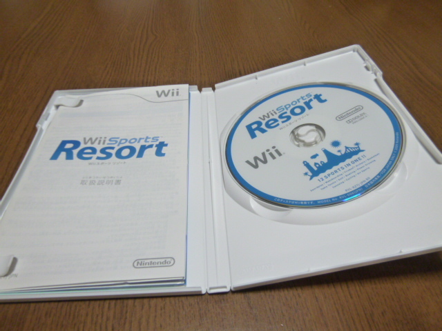 M059【送料無料】Wii モーションプラス　ジャケット　2個　ソフト　Wiiスポーツリゾート　セット（動作確認済）リモコンカバー