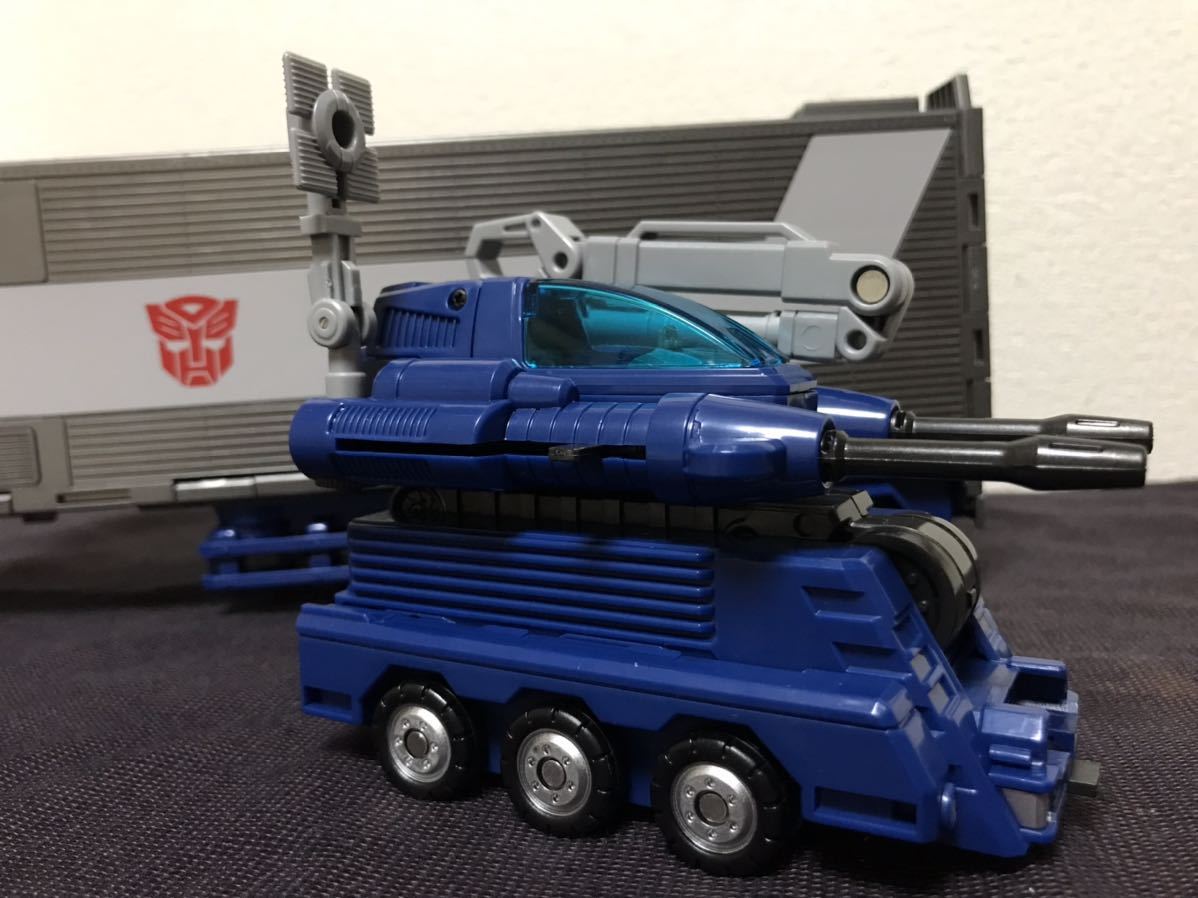 トランスフォーマー MP 44 マスターピース コンボイ Ver.3.0 コンテナ