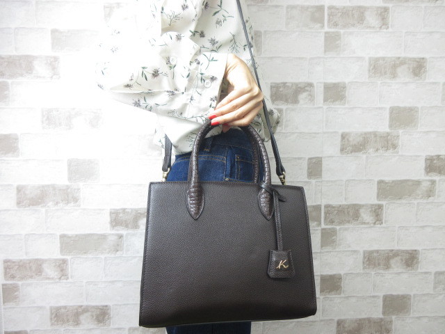 品 キタムラ Kitamura ハンドバッグ ショルダーバッグ バッグ クロコダイル型押しレザー ブラウン 2way Bh9376 かばん バッグ 売買されたオークション情報 Yahooの商品情報をアーカイブ公開 オークファン Aucfan Com 品 キタムラ Kitamura ハンドバッグ ショルダーバッグ バッグ クロコダイル型押しレザー ブラウン 2way Bh9376 かばん バッグ 売買されたオークション情報 Yahooの商品情報をアーカイブ公開 オークファン Aucfan Com