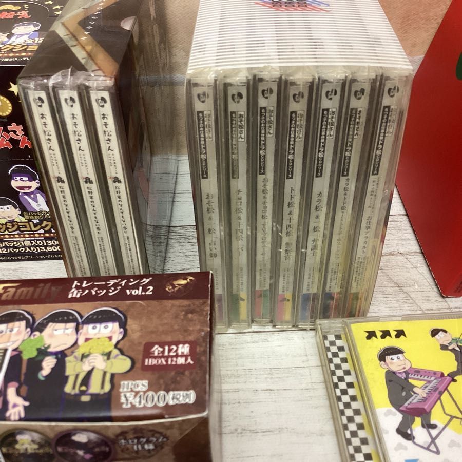 現状】 おそ松さん グッズ まとめ売 缶バッジ CD DVD ラバーストラップ