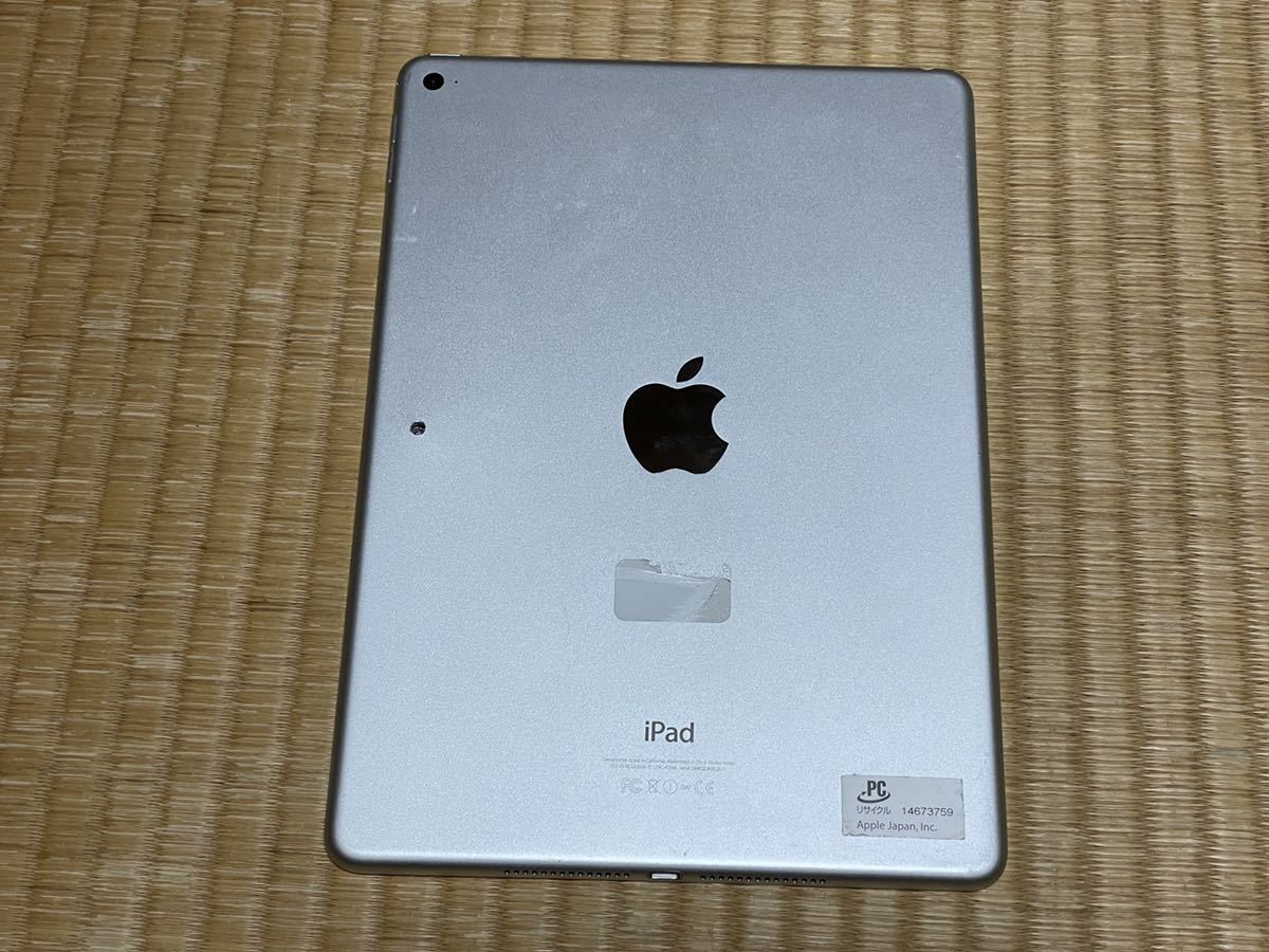 ☆新品ケース付き☆動作確認済み☆ Apple iPad Air 2 Wi-Fi 16GB シルバー A1566 MGLW2J/A_画像4