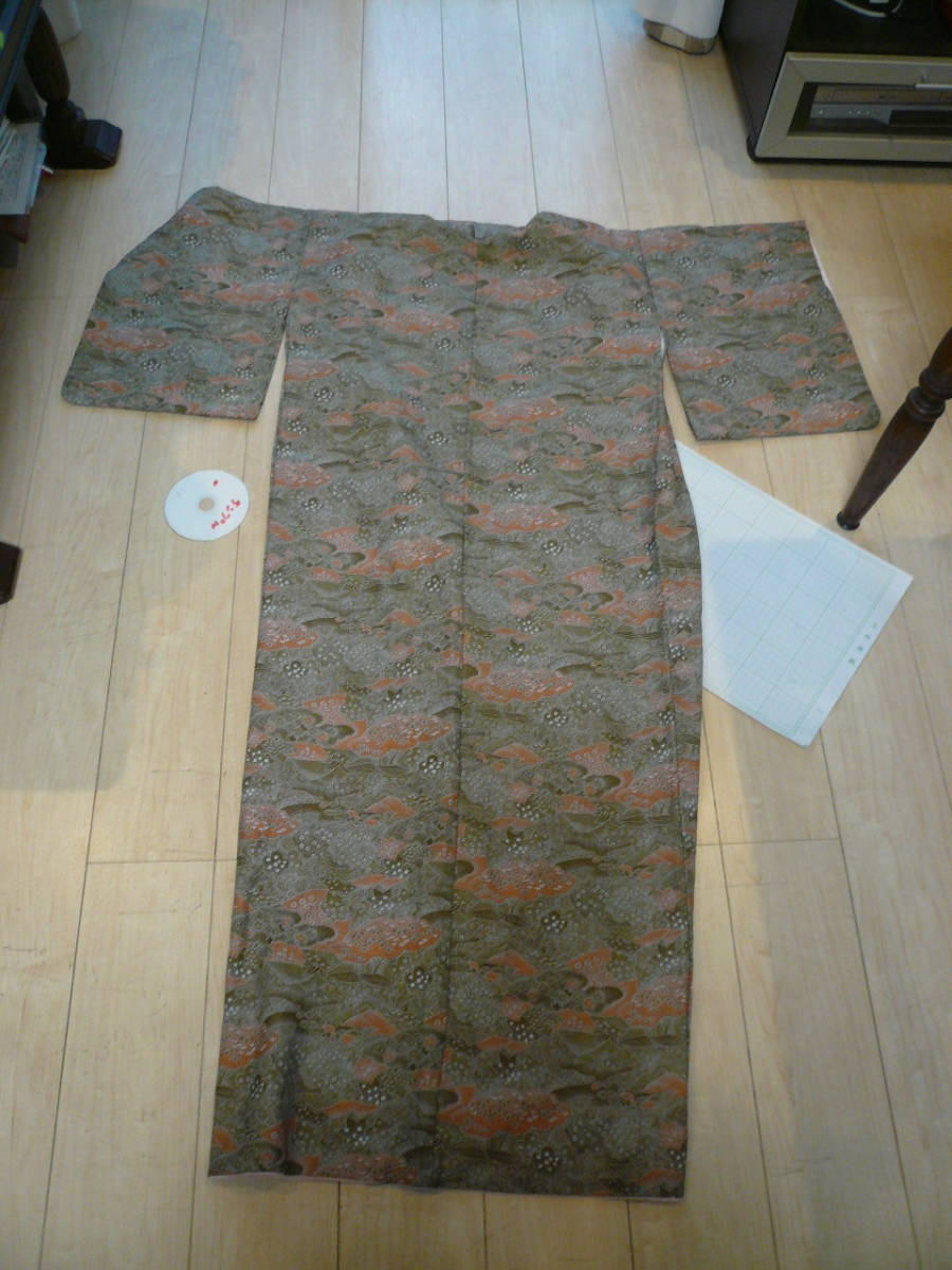 AA即決 KIMONO 着物 小紋 ドット山花形模様 白茶ピンク 和柄古典 レトロ クラシック 着物 和装　送料520円～_画像2