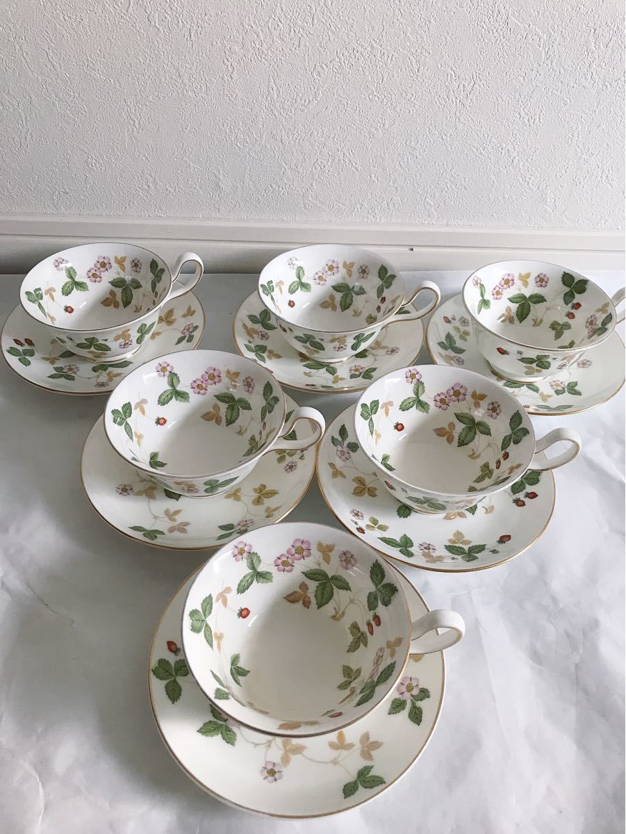 大人気商品 カップ、ソーサー-英国製 黒壺印 WEDGWOODウェッジウッド
