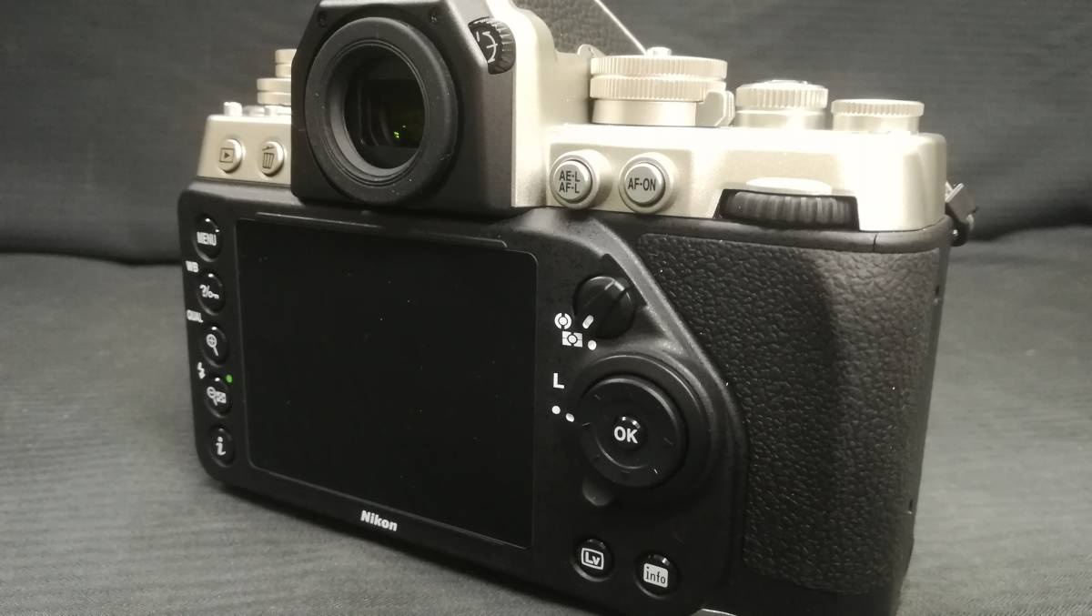 【超美品♪】Nikon/ニコン Df Lens Kit [AF-S NIKKOR 50mm f/1.8G Special Edition] 一眼レフ カメラ SILVER/動作品_画像4