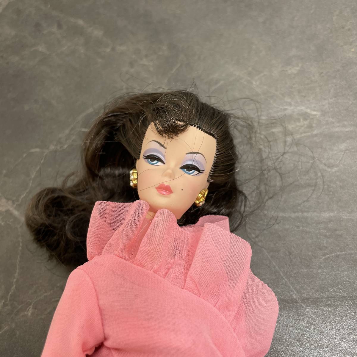 倉 本体のみ⭐ 雨の日が似合う 大人 バービー 本体 Barbie マテル人形