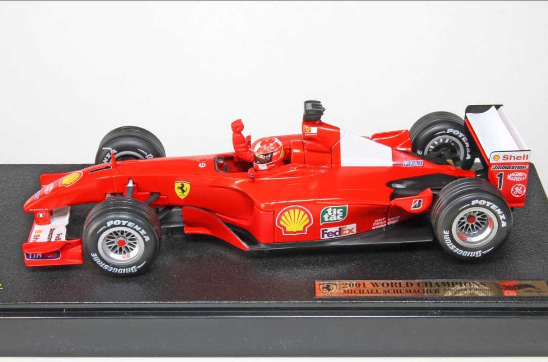 1/18 フェラーリ F2001 シューマッハ 2001ワールドチャンピオン ホット