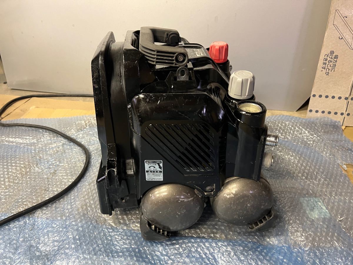 良品 日立高圧エアーコンプレッサーEC1245H2軽搬型エア漏れ無し