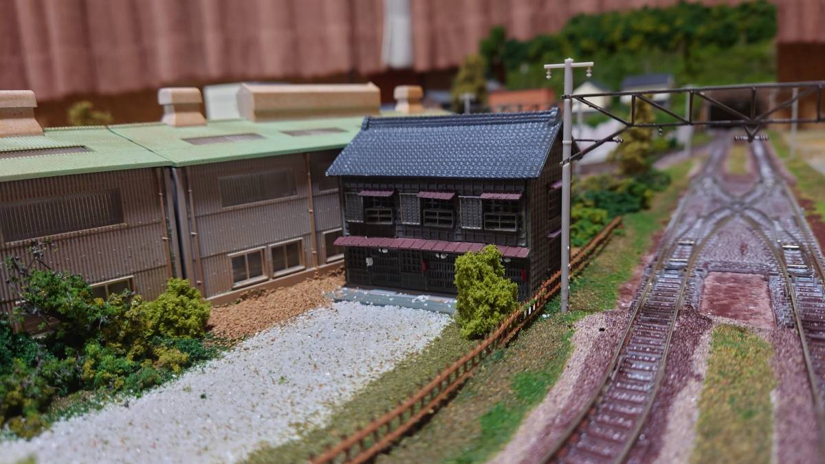 TOMIX ☆車両基地のある昭和街並み複線レイアウト ☆建物照明 TOMIX ☆車両基地のある昭和街並み複線レイアウト ☆建物照明