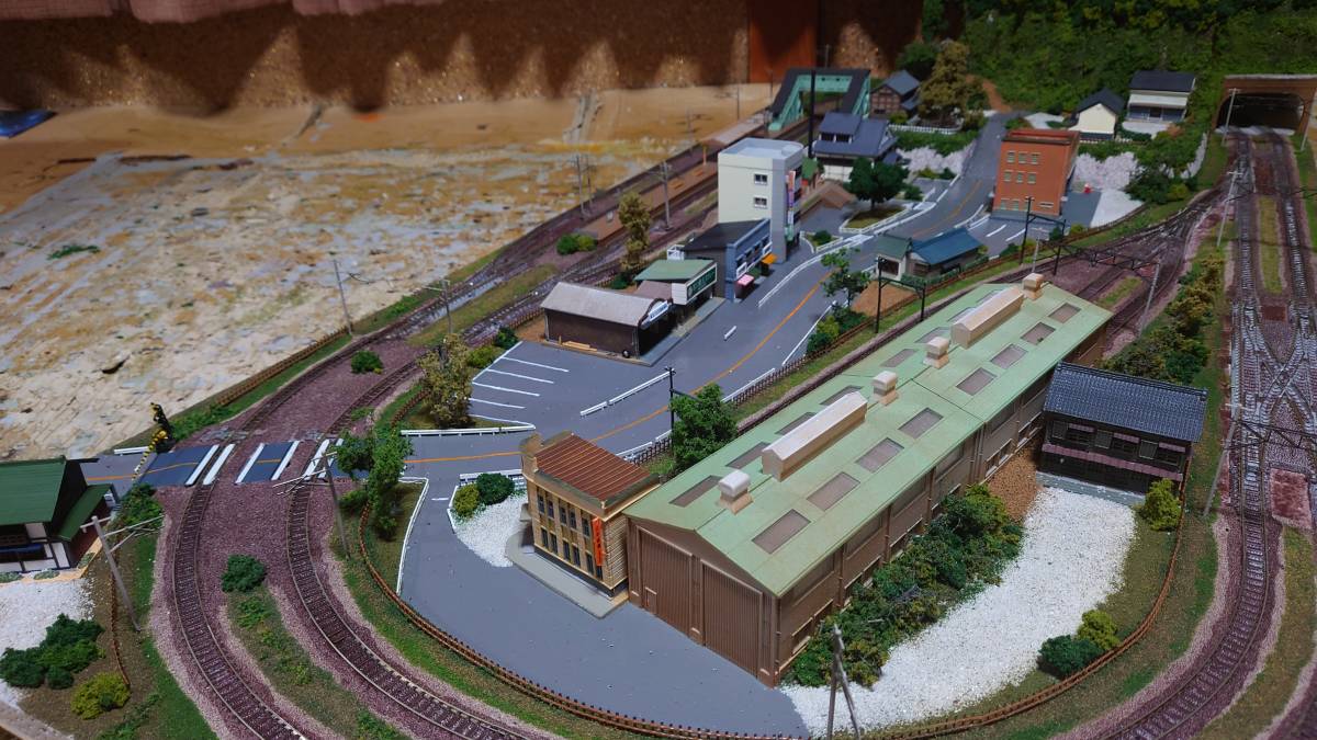 TOMIX ☆車両基地のある昭和街並み複線レイアウト ☆建物照明 TOMIX ☆車両基地のある昭和街並み複線レイアウト ☆建物照明