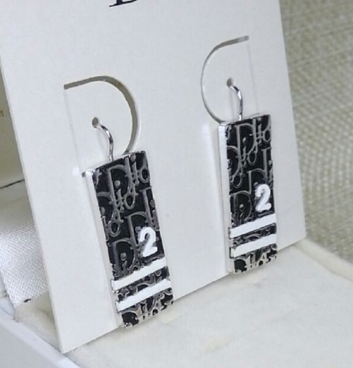 クリスチャンディオール☆トロッターピアス ファッション 腕時計