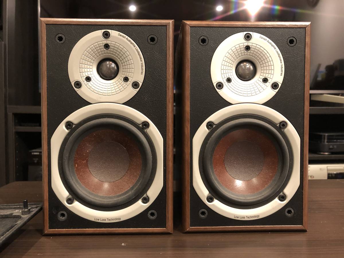 人気ブランドの SPEKTOR2 DALI ウォルナット スピーカー SPEKTOR2