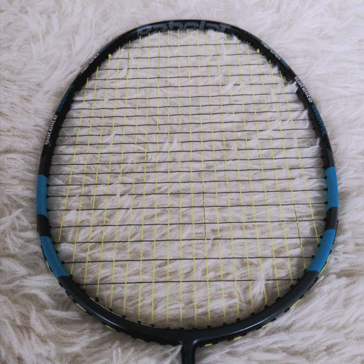 極美品】BabolaT バボラ バドミントンラケット satelite essential