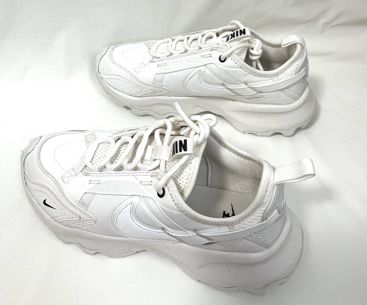 スニーカー ヤフオク! - 25cm NIKE WMNS TC7900 tc7900 ホワイト