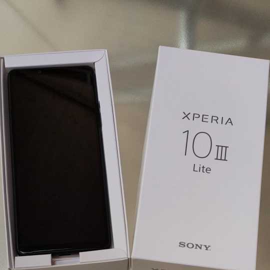 経典 【ほぼ新品】Xperia 楽天モバイル　ケース付き SIMフリー ブラック lite III 10 Android
