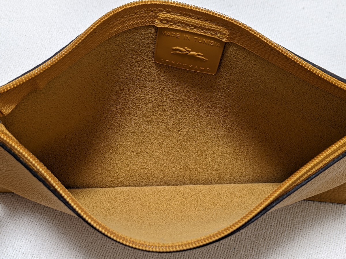 新品・未使用 LONGCHAMP ロンシャン クラッチバッグ レザーポーチ 黄色 セカンドバッグ