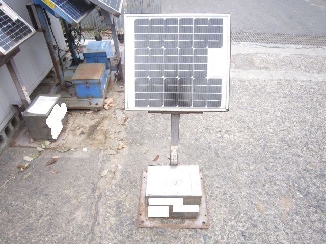 2Ａ【石3010182有】バッテリー充電器ソーラーパネル SOR-310 バッテリー充電無し
