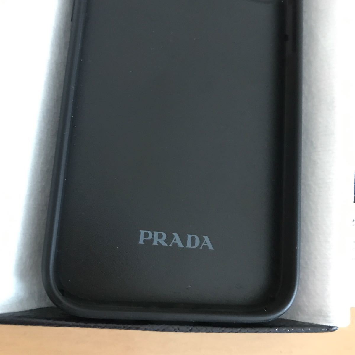 PayPayフリマ｜極美品 PRADA プラダ iPhone12mini スマホケース iPhoneケース カバー 黒 トライアングルロゴ