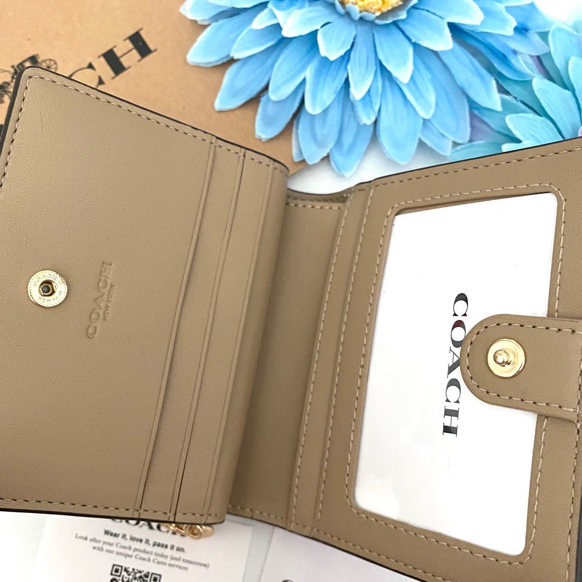 販売売筋品 新品☆COACH(コーチ)ホワイト 折り財布 レザー チャーム