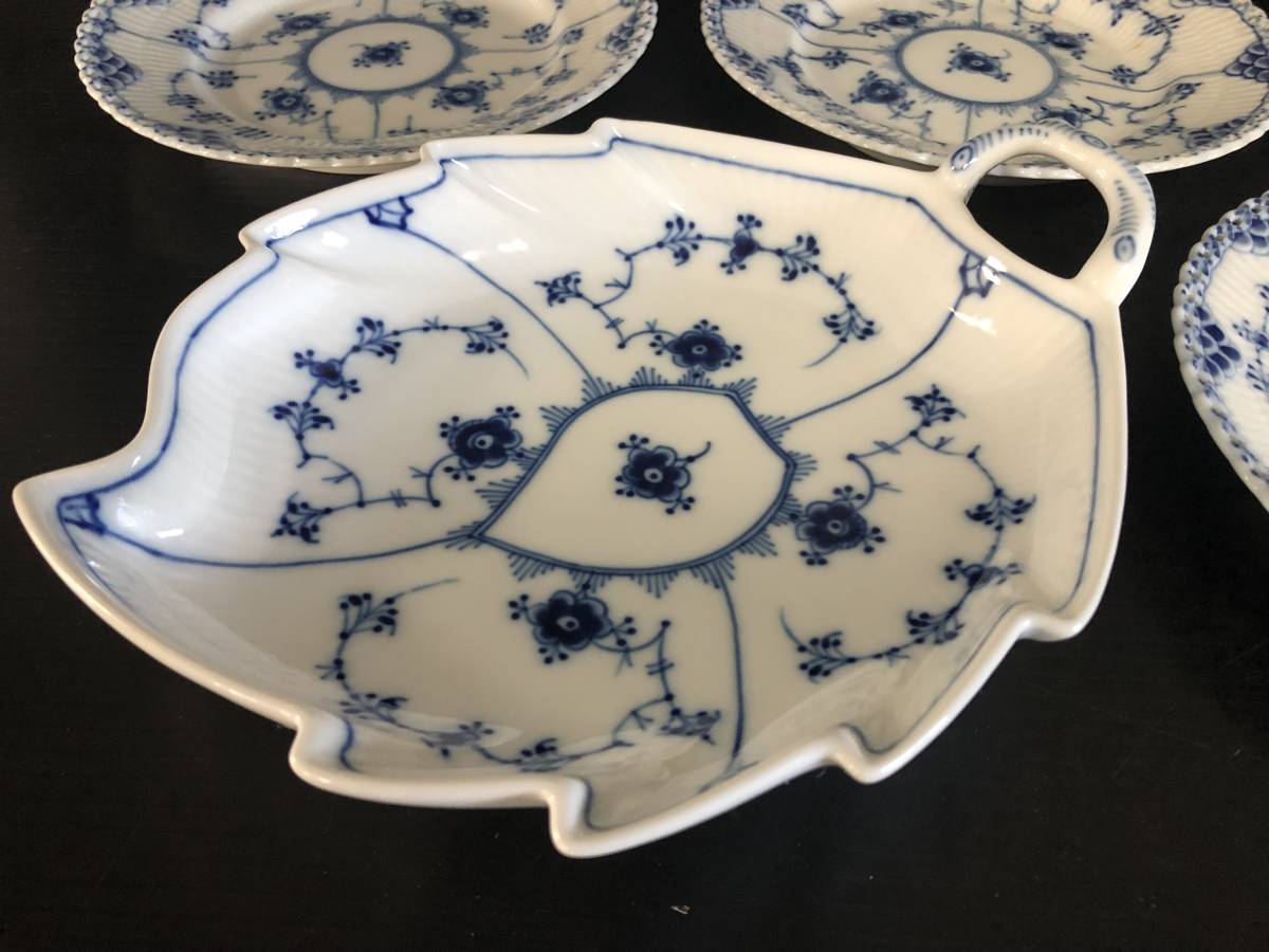 ☆ROYAL COPENHAGEN ロイヤルコペンハーゲン リーフディッシュ