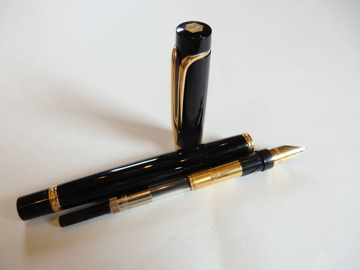 *[ beautiful goods ] Waterman liezon fountain pen black & Gold pen .:18K750 solid Gold M