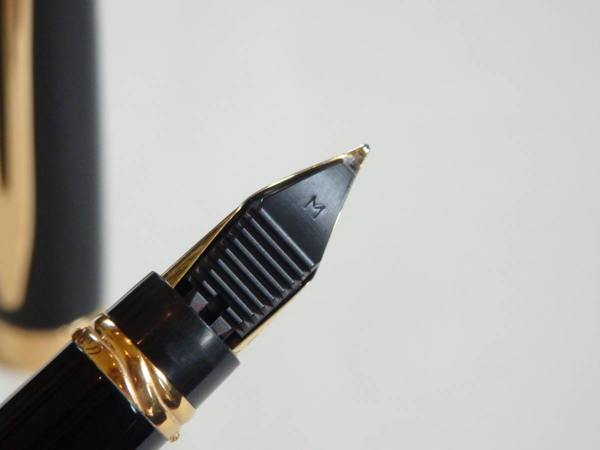 *[ beautiful goods ] Waterman liezon fountain pen black & Gold pen .:18K750 solid Gold M