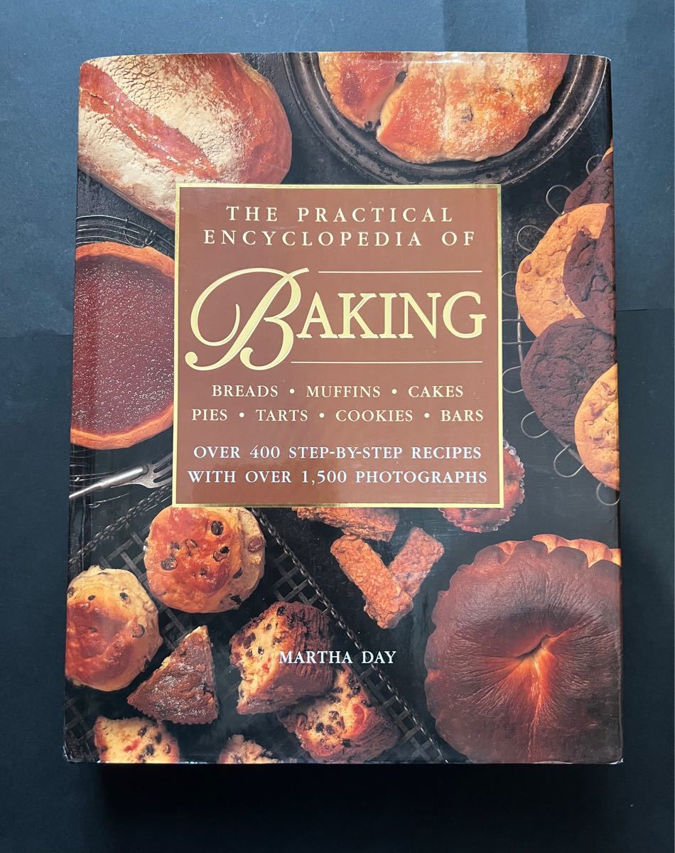 お菓子のレシピ本「BAKING」　洋書（英語）