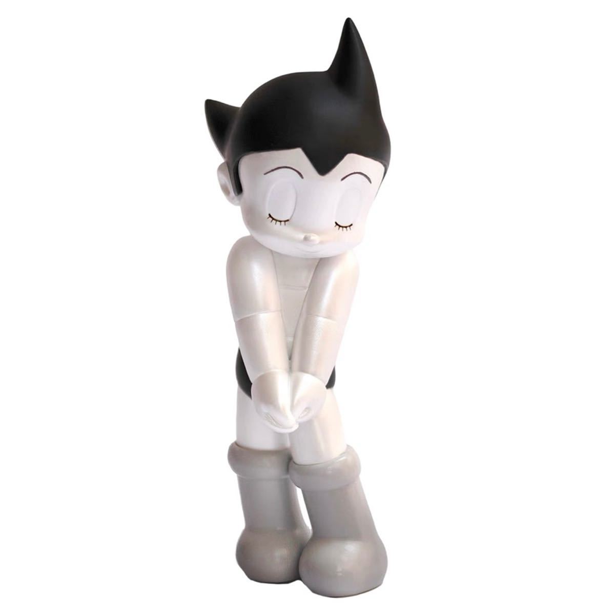 『鉄腕アトム』アストロボーイ　ASTRO BOY 手塚治虫　90周年記念商品　アトム　フィギュア　シャイVer. 金＆銀2体セット　正規品　送料込み_画像2