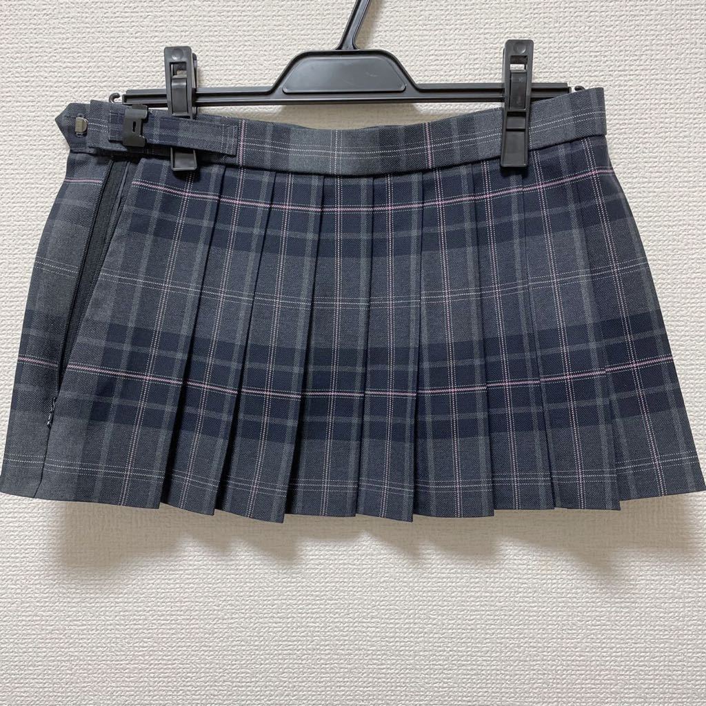 大阪 箕面自由学園高校 制服 グレー・ピンク チェック柄 大阪 箕面自由学園高校 制服 グレー・ピンク チェック柄