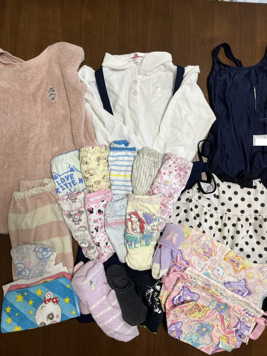 ECO♪女の子整理品　小学生♪ 130サイズ　パンツ　制服　水着　靴下　訳あり　ジャンク品　タンス整理品 断捨離_画像1